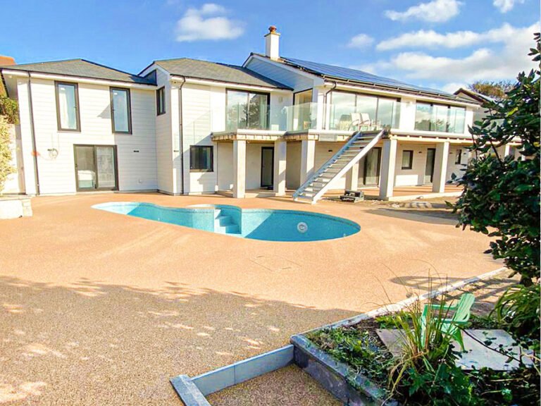 Outdoor Resin Bound Swimming Pool Surround
