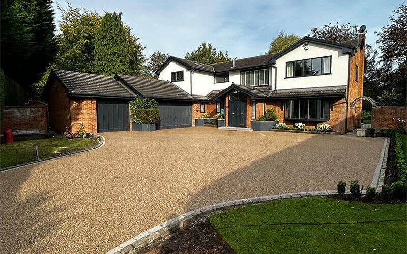 Tarmac vs Resin Driveways – Which Surface is Right for Your Home?